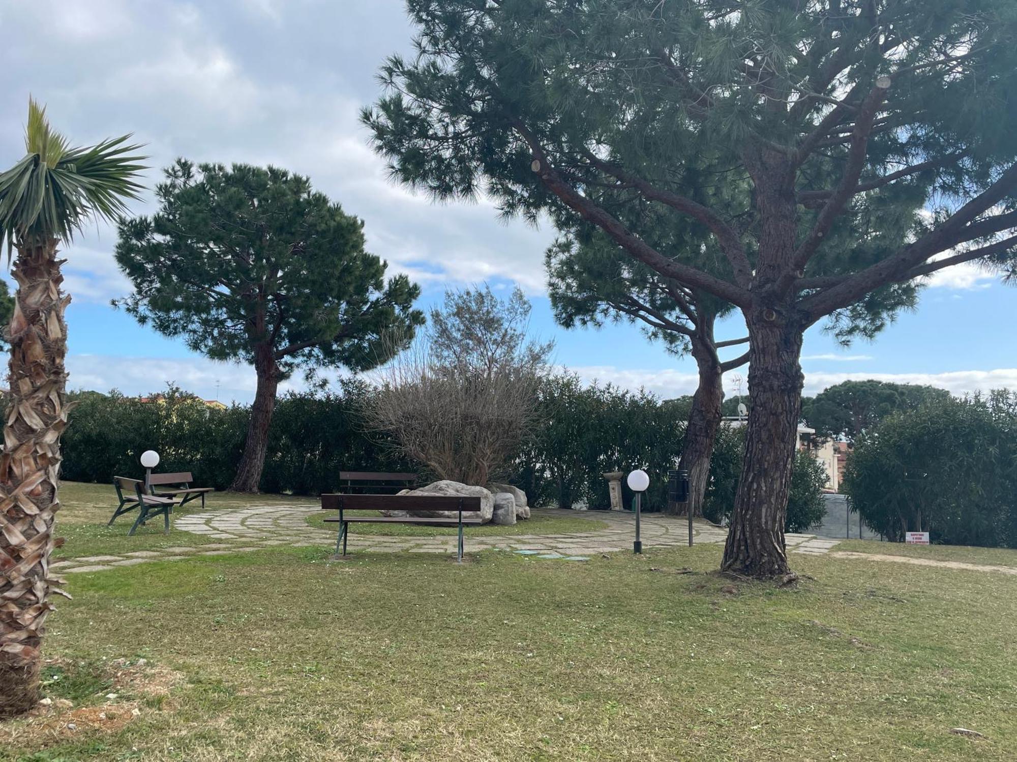 Apartmán Il Gabbiano Bilocale Con Piscina, Garage E A/C. Loano Exteriér fotografie