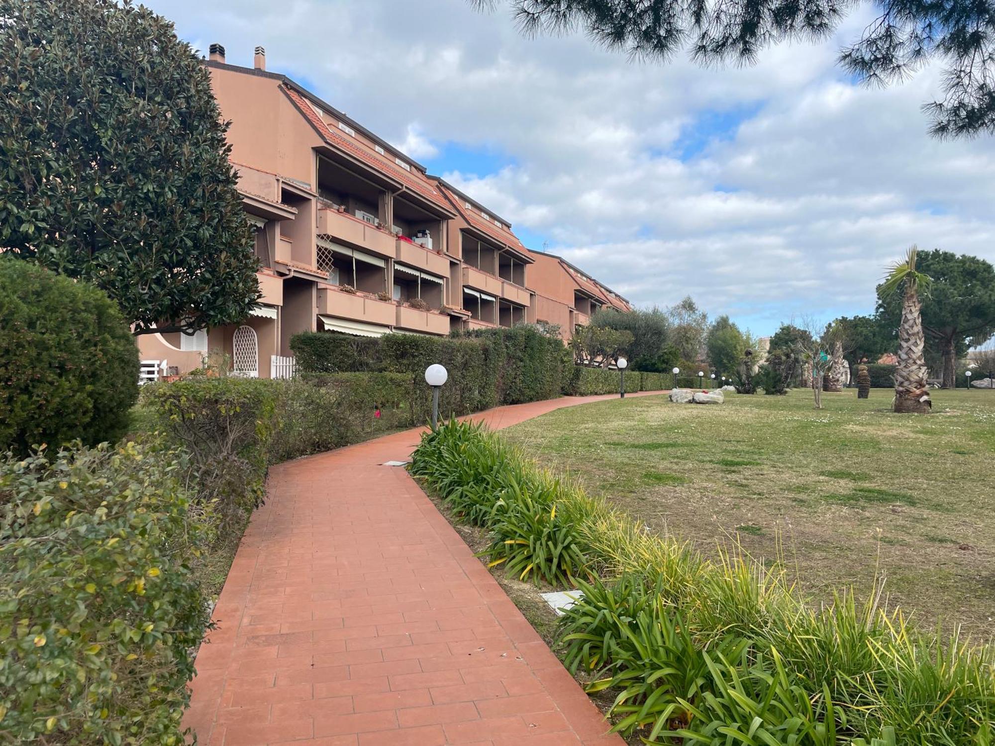 Apartmán Il Gabbiano Bilocale Con Piscina, Garage E A/C. Loano Exteriér fotografie