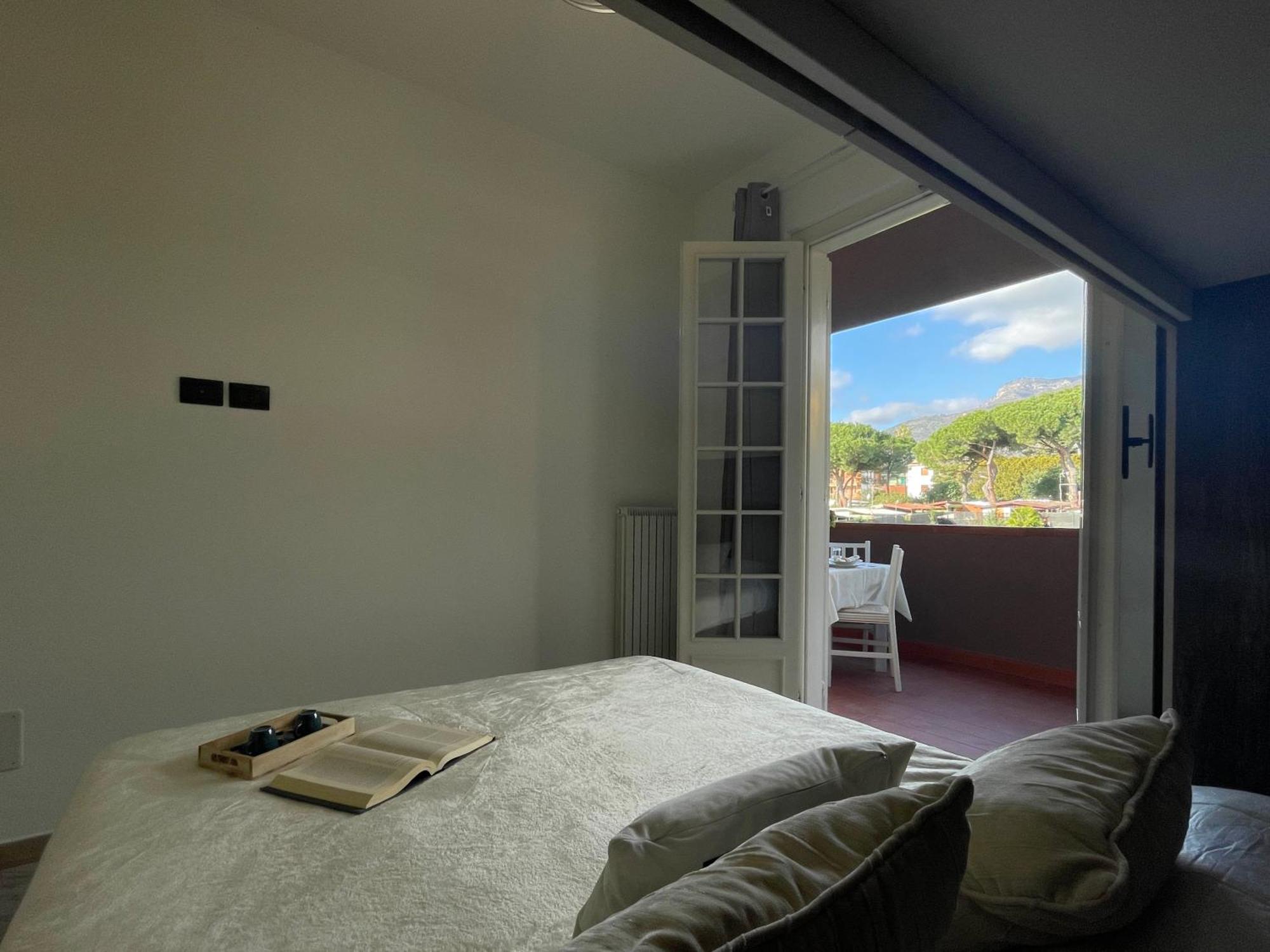 Apartmán Il Gabbiano Bilocale Con Piscina, Garage E A/C. Loano Exteriér fotografie